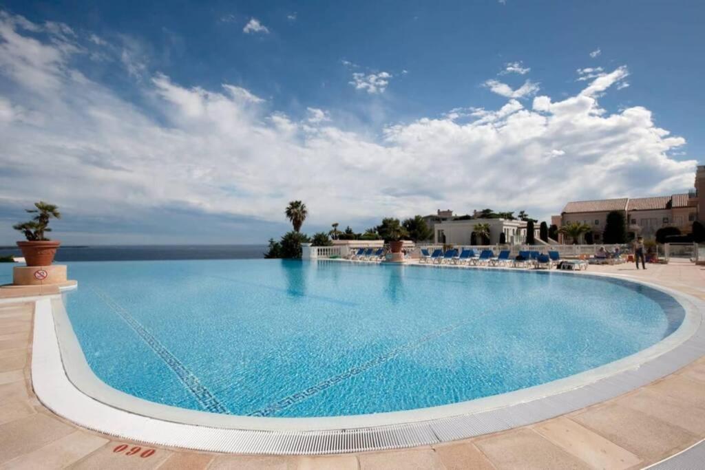 Agréable appartement au sein d'une belle residence de vacances Cannes Esterno foto