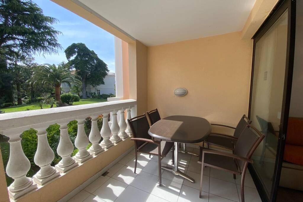 Agréable appartement au sein d'une belle residence de vacances Cannes Esterno foto